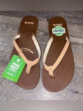 Sanuk Yoga Joy Flip Flops -Brown-Womens 8